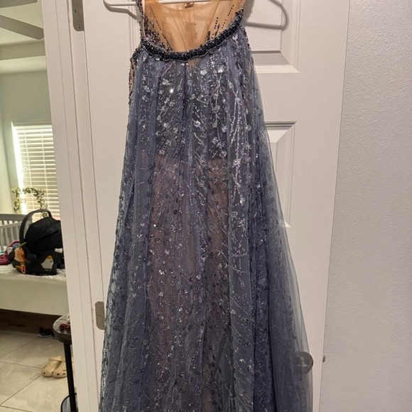 Wedding or Prom formal beaded gown size 8 with detachable skirt - Picture 5 of 7